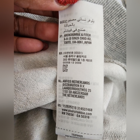 Abercrombie & Fitch, Upcycled Grey Oversized Sweatshirt Sequins Heart, sx XL - Picture 7 of 14